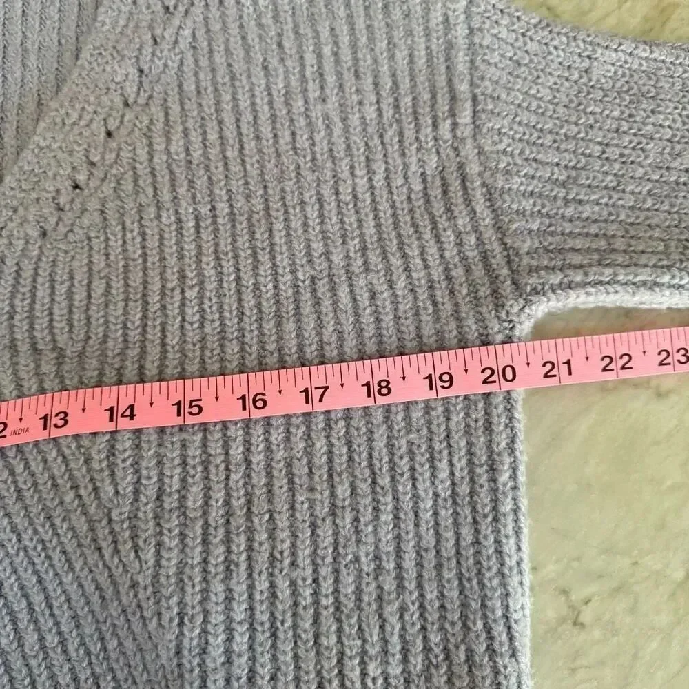 Garage lilac cropped v-neck sweater size M